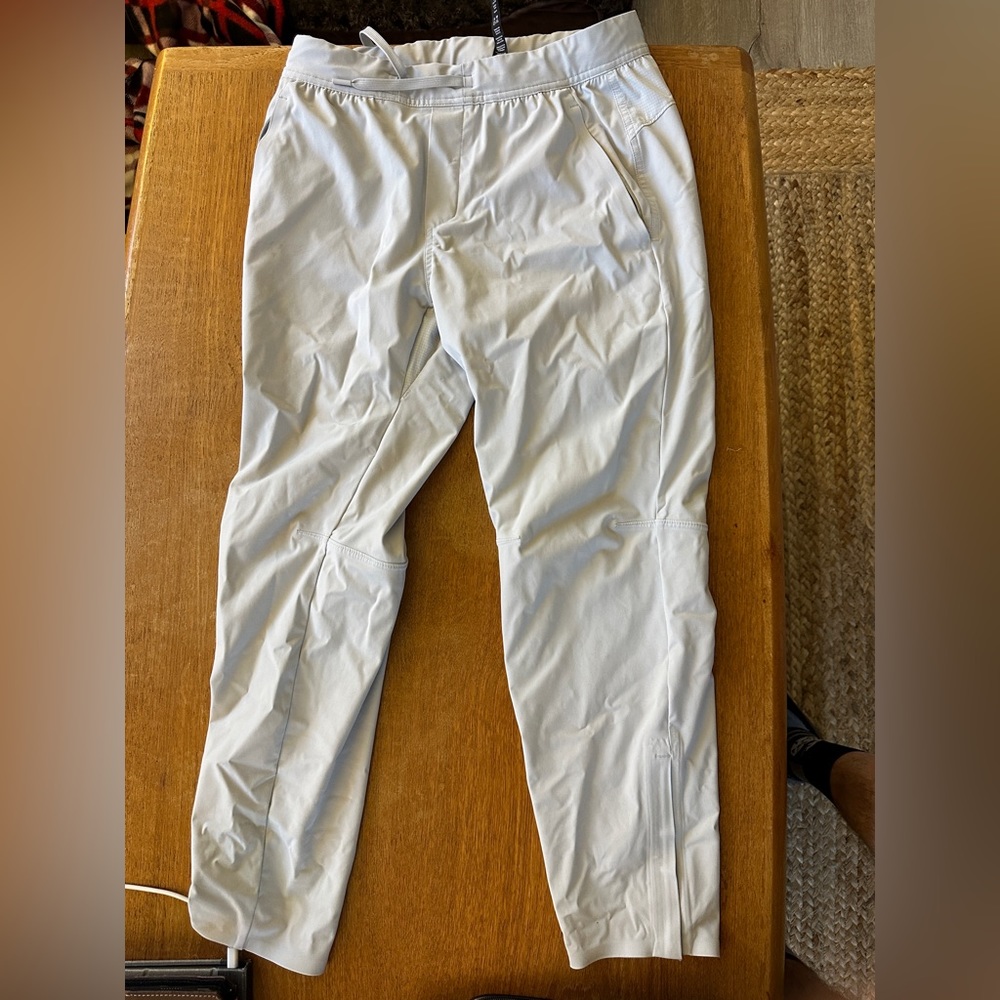 Ten thousand interval pants. Medium
